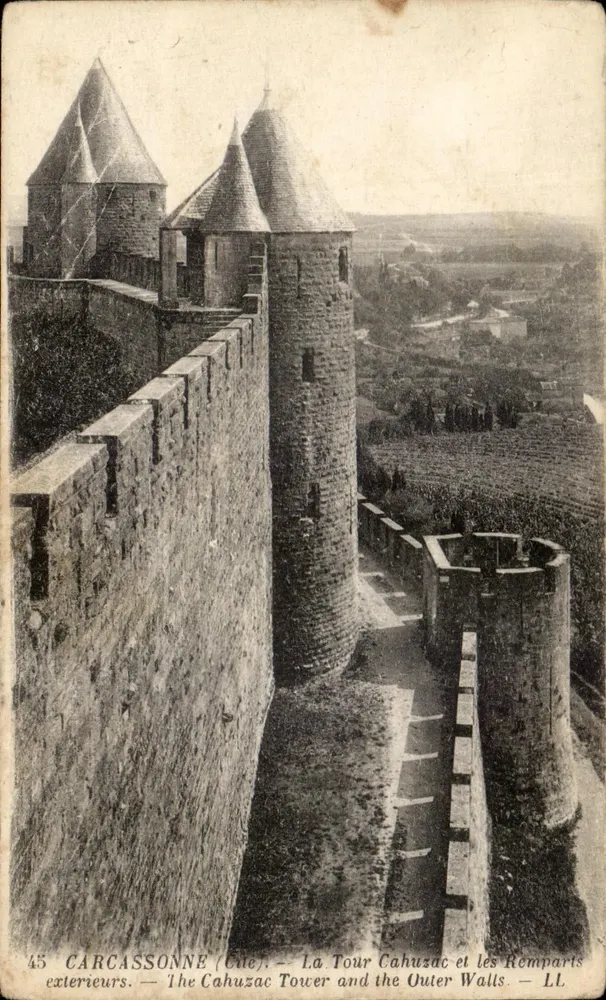 Carcassonne — Torre Cahuzac e os Muros Externos — LL - Frente