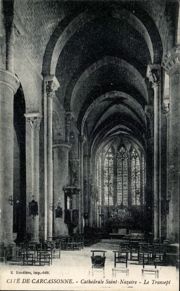 Cidade de Carcassonne - Catedral de São Nazário - O Transepto - Frente