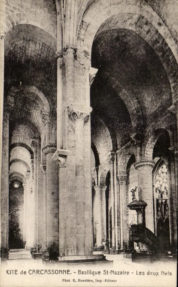Cité de Carcassonne — Basílica de São Nazário — As duas Naves - Frente
