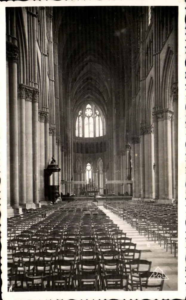 Reims - Die Kathedrale — Der Chor und die Kirchenschiff — Jacques Frey, Reims - Vorderseite