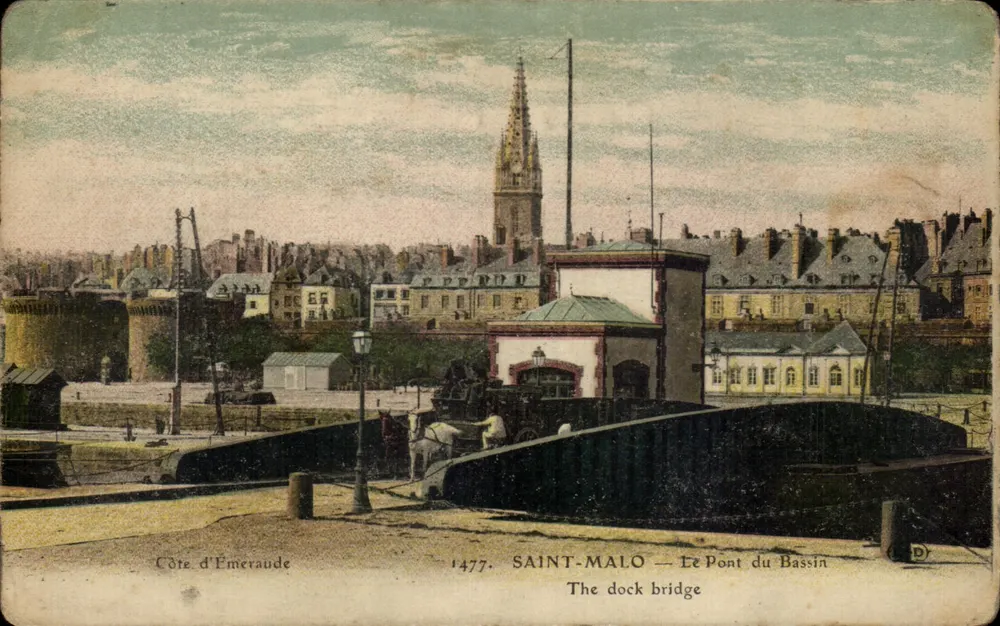 Saint-Malo — Die Brücke des Bassin — Côte d’Émeraude - Vorderseite