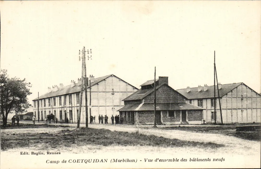 Camp de Coetquidan (Morbihan) — Ansicht der neuen Gebäude — Edit. Baglin, Rennes - Vorderseite