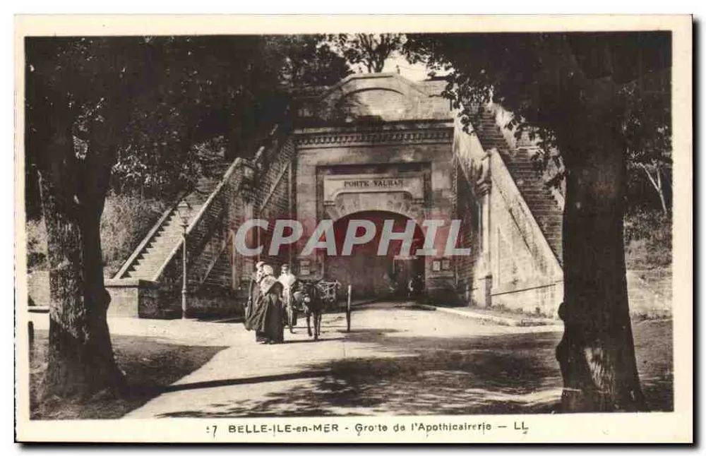 Belle-Île-en-Mer — Porte Valban — Eingang der Apotheke - Vorderseite
