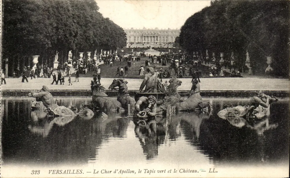 Versailles — Das Wagen des Apollon, das Grünende Teppich und das Schloss — LL. n° 323 - Vorderseite