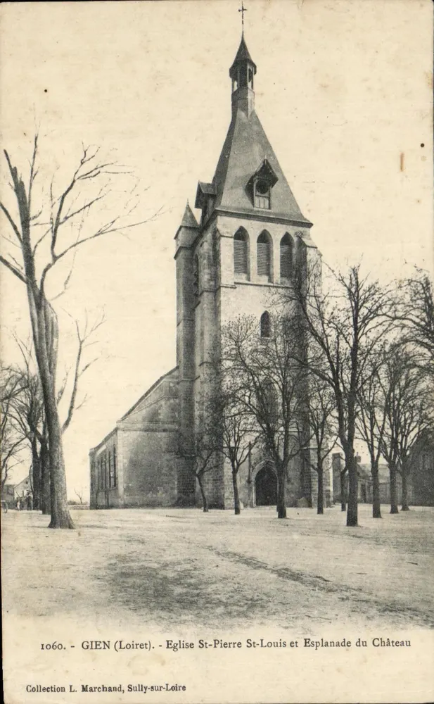 Gien (Loiret) — Ansicht der Kirche Saint-Pierre Saint-Louis und des Schlossplatzes — Sammlung L. Marchand - Vorderseite