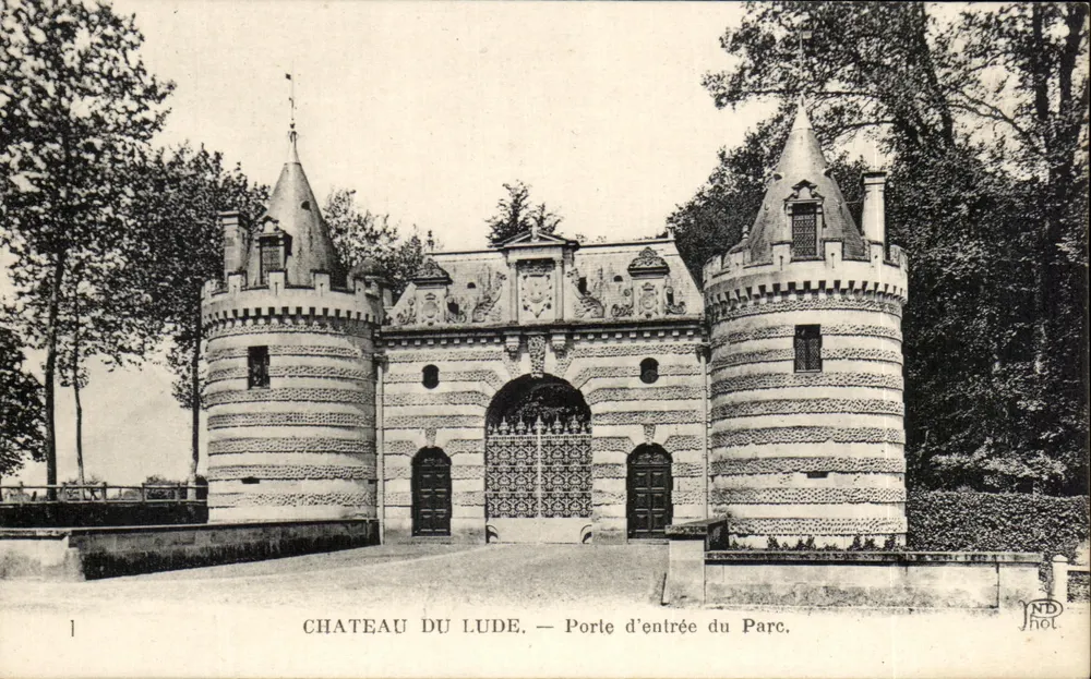 Castelo do Lude — Porta de entrada do Parque — JND Fot. - Frente