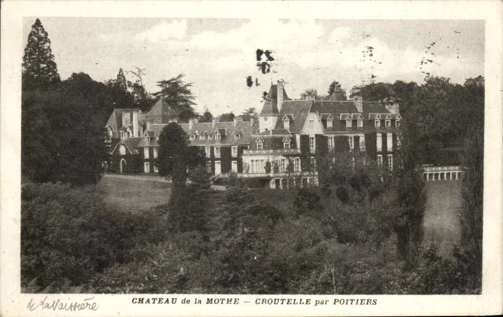 Château de la Mothe — Croutelle bei Poitiers — de La Vaillière - Vorderseite