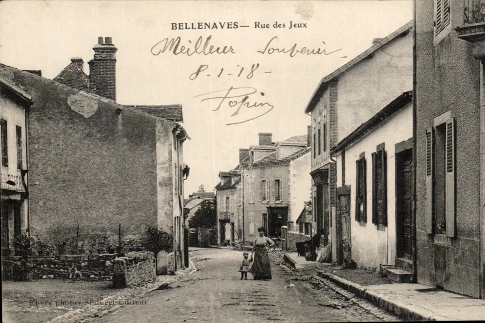 Bellenaves — Rue des Jeux — Ebers photo - Stilnurgl Éditeur - Frente