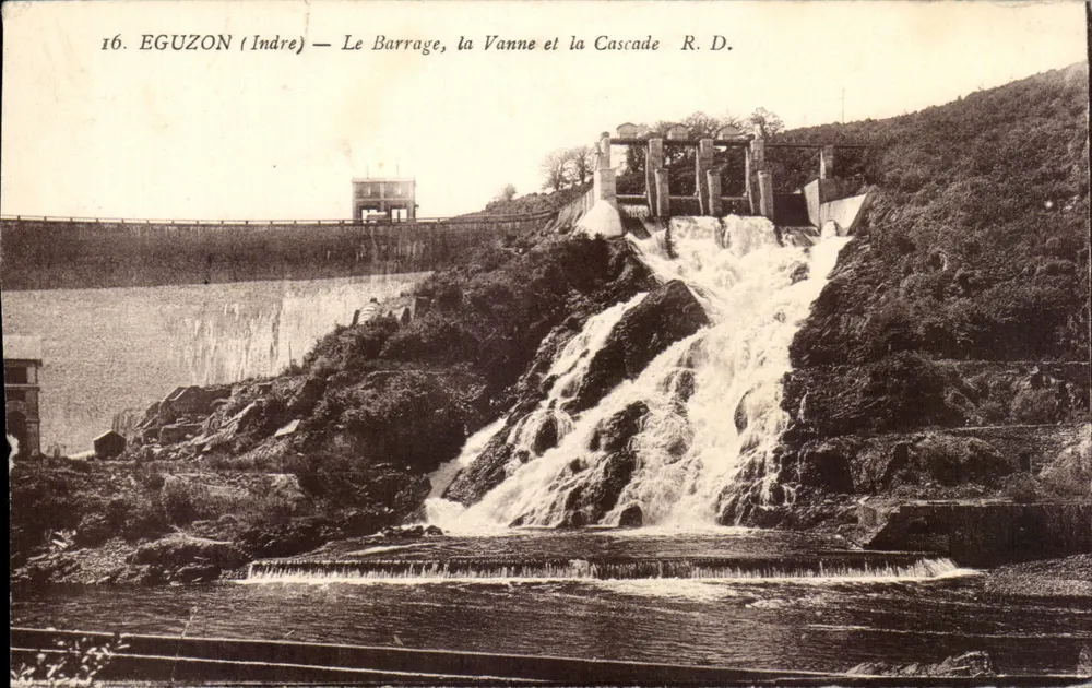 Eguzon (Indre) — O Barragem, a Válvula e a Cachoeira — R.D. - Frente