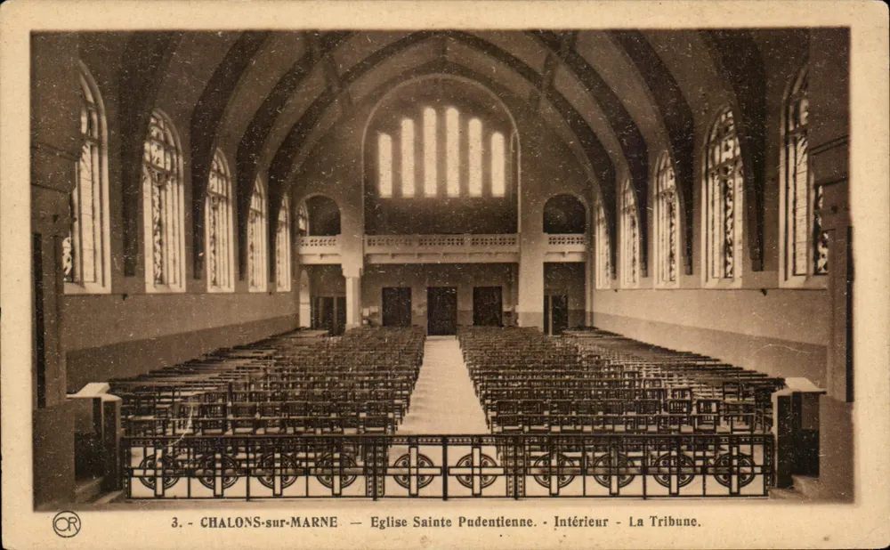Chalons-sur-Marne — Kirche Sainte-Pudentienne — Innenraum — Die Tribüne - Vorderseite