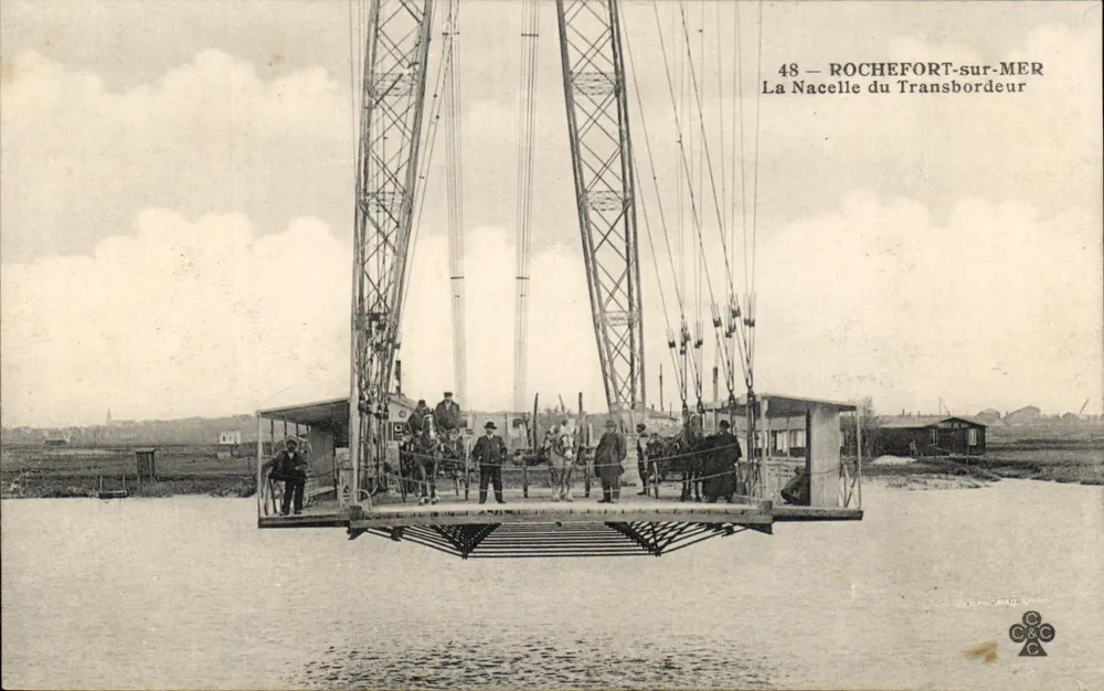 Rochefort-sur-Mer — Die Gondel des Fährschiffes — C&C - Vorderseite