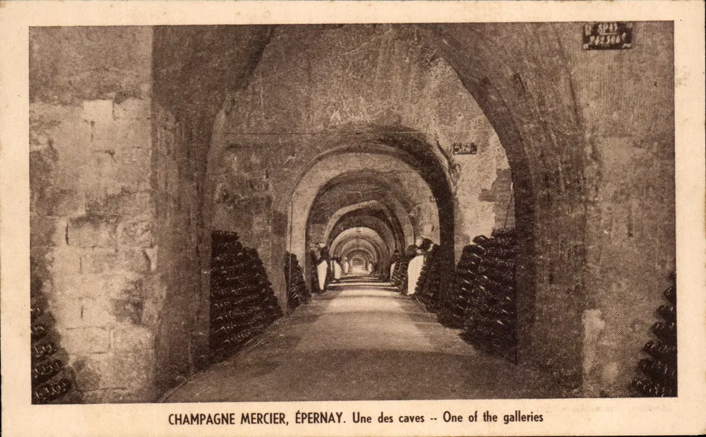 Champagne Mercier, Épernay — Uma das caves — Uma das galerias - Frente
