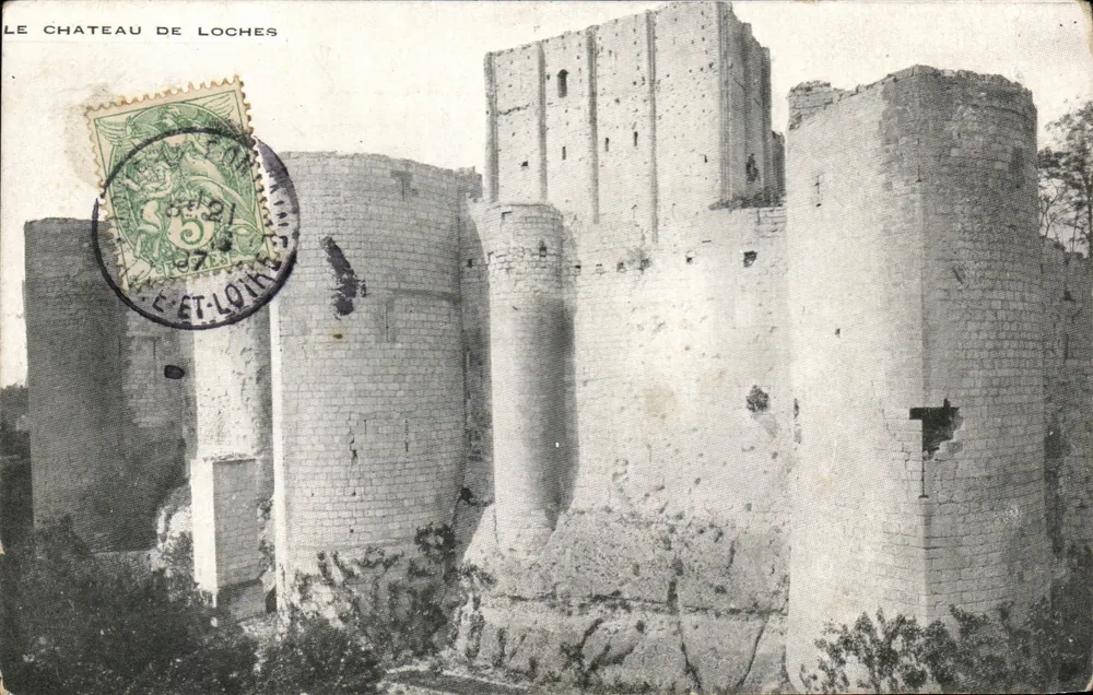 O Castelo de Loches — ruínas medievais — Editor não visível - Frente