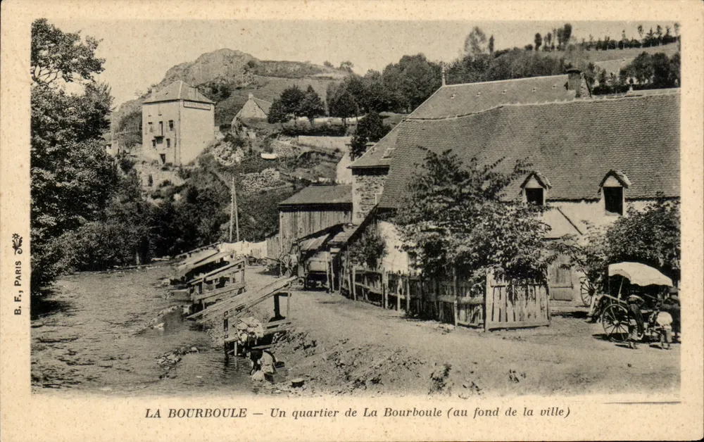 La Bourboule — Een wijk van La Bourboule (aan de rand van de stad) — B. E. Paris - Voorkant