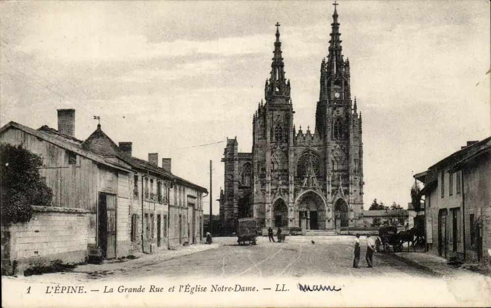 L'Épine — Die Hauptstraße und die Kirche Notre-Dame — LL. Maume - Vorderseite