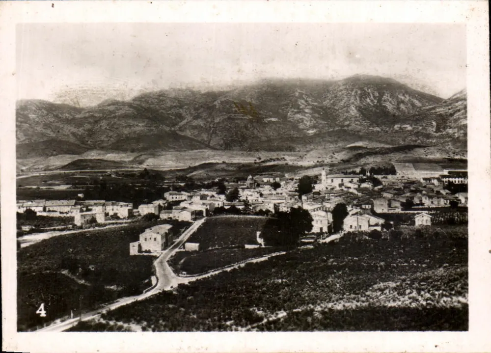 Vila na montanha — vista panorâmica — série 4 - Frente