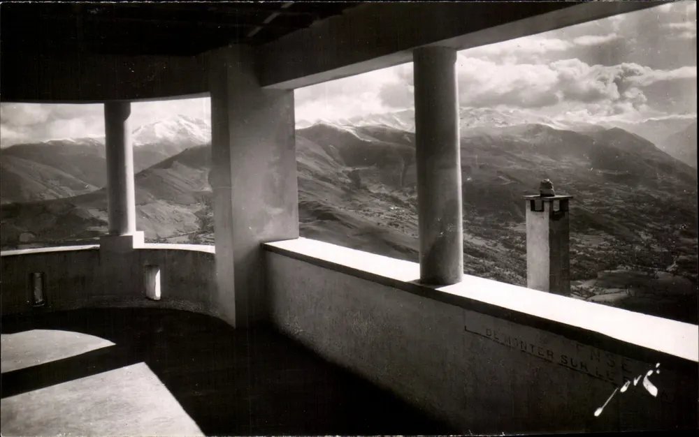 Lourdes-Le Pibeste — No topo. Uma parte da Terrasse — Edições JOVÉ, Pau (B.-P.) - Frente