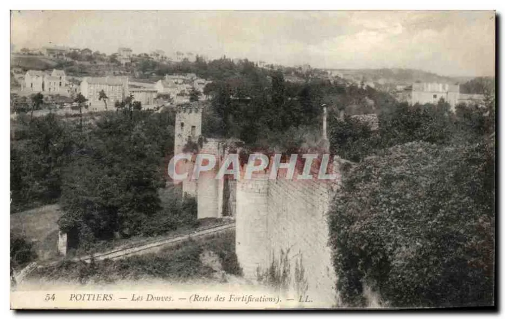 Poitiers — Os Baluartes — (Restos das Fortificações) — LL. - Frente