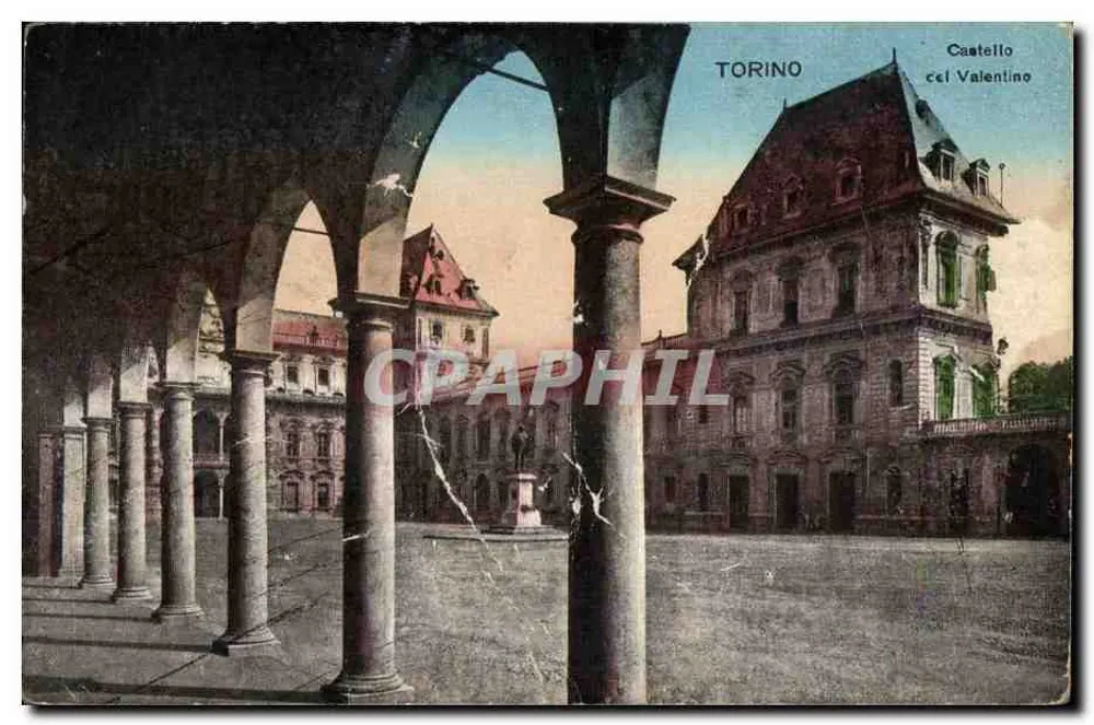 Torino — Castello del Valentino vu de la cour intérieure — Ufficio Reale Stampa Militare - Frente
