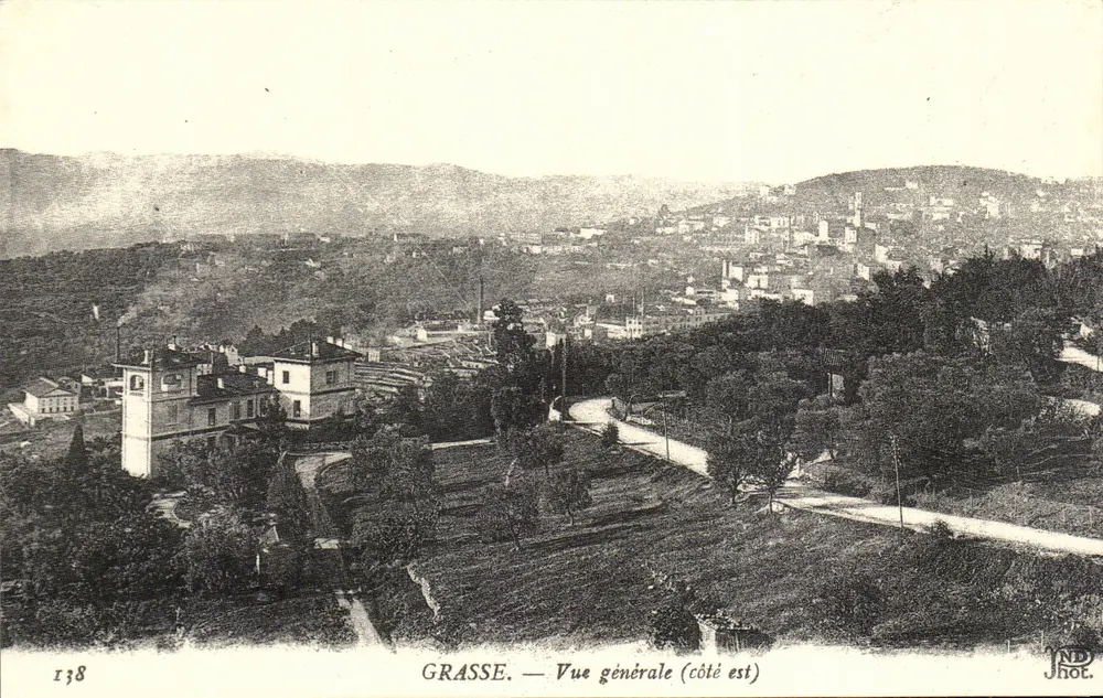 Grasse — Ogólny widok (z wschodu) — J.H. Fot. nr 138 - Awers