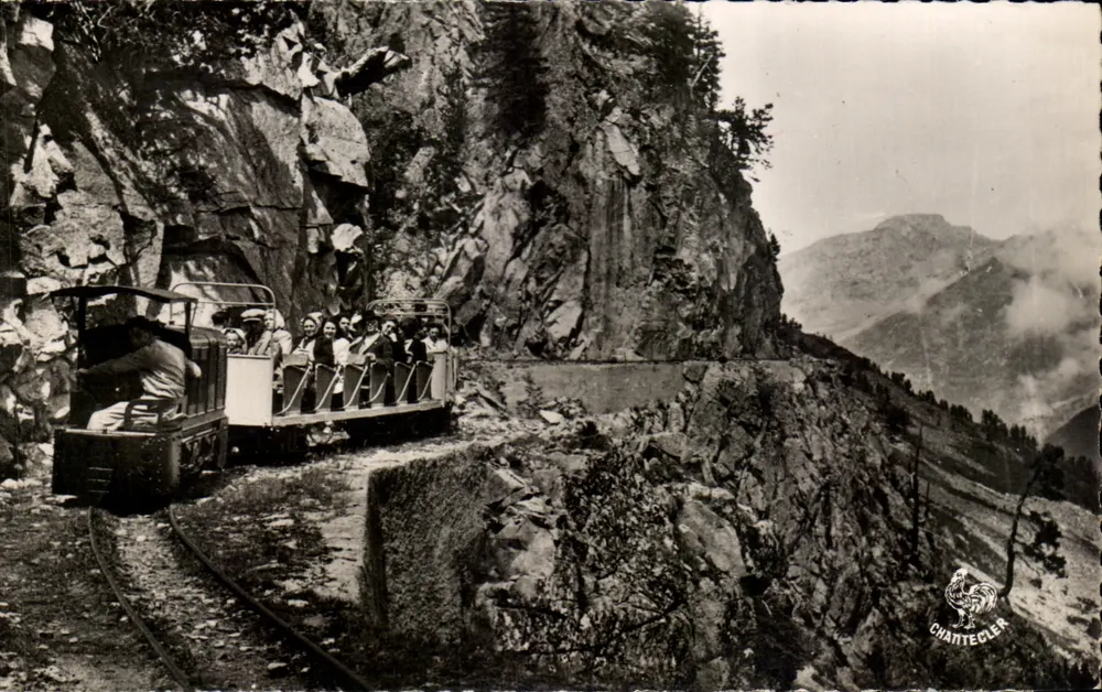 O pequeno trem do Lago d'Artouste — Os Pirineus — Edições Chantecler n°540 - Frente