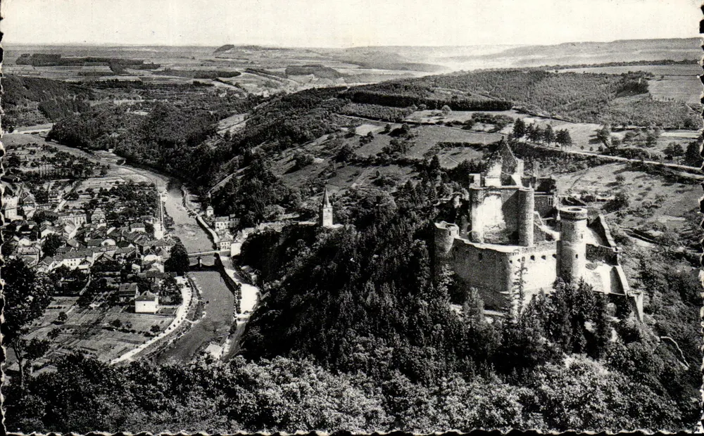 Vianden — Ruina del castello, vista generale — Thils, Gr. Ducato - Recto