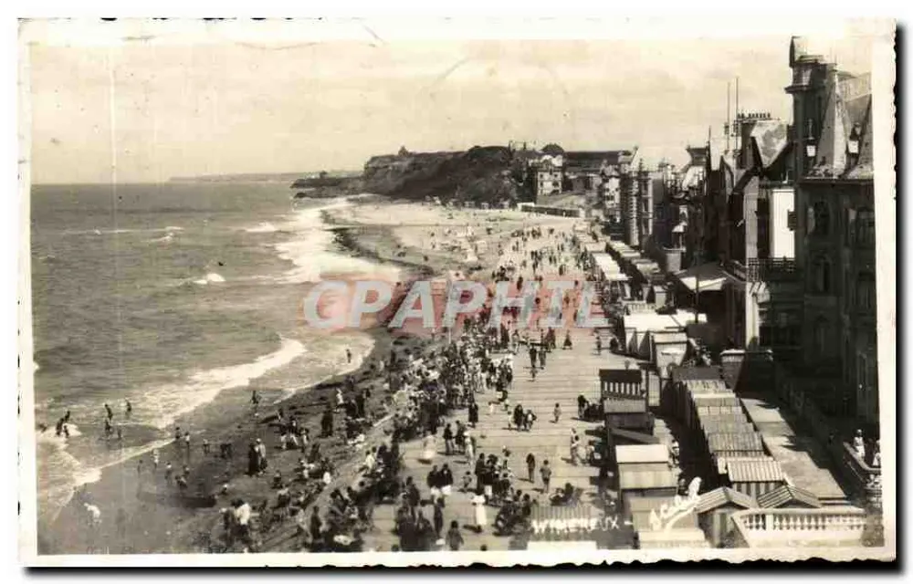 Praia e passeio em Deauville — vista animada — editor desconhecido - Frente