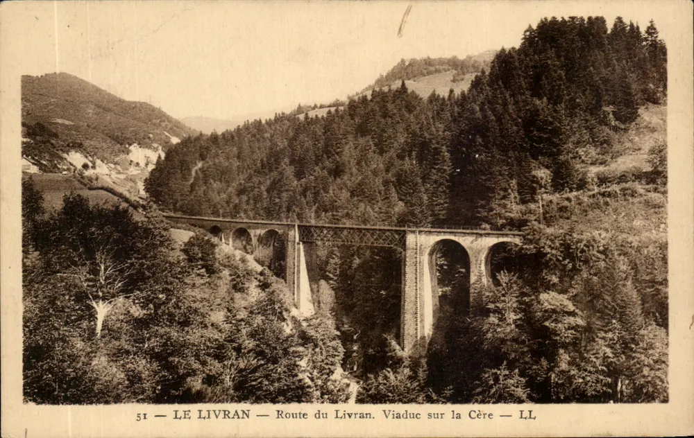 Le Livran — Steinbrücke über die Cère — LL - Vorderseite