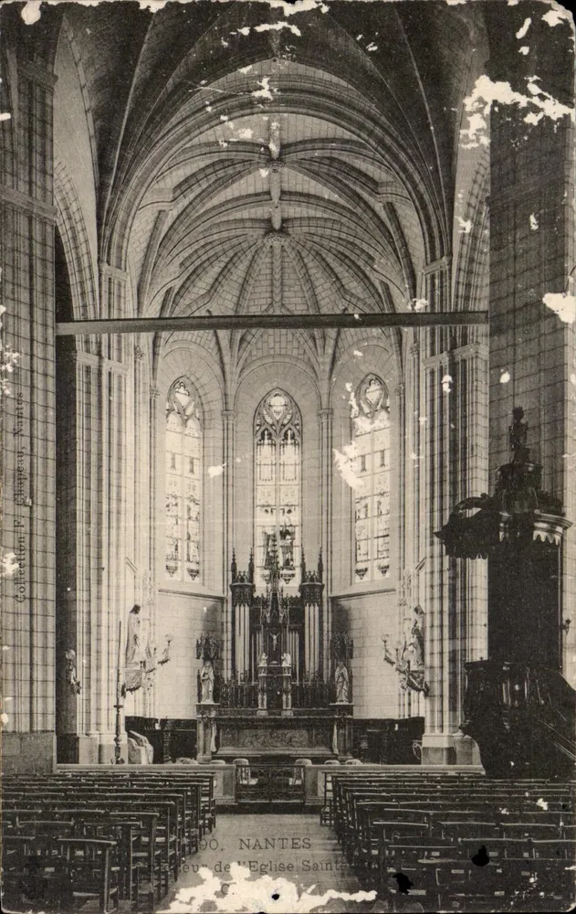 Interior da Igreja de São Salvador de Nantes — vista do altar — Coleção P. Ghippeu, Nantes - Frente