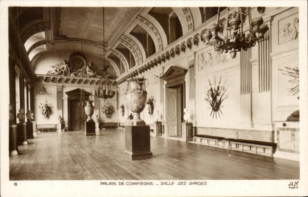 Palácio de Compiègne — Sala dos Guardas — A.J.N. Paris - Frente
