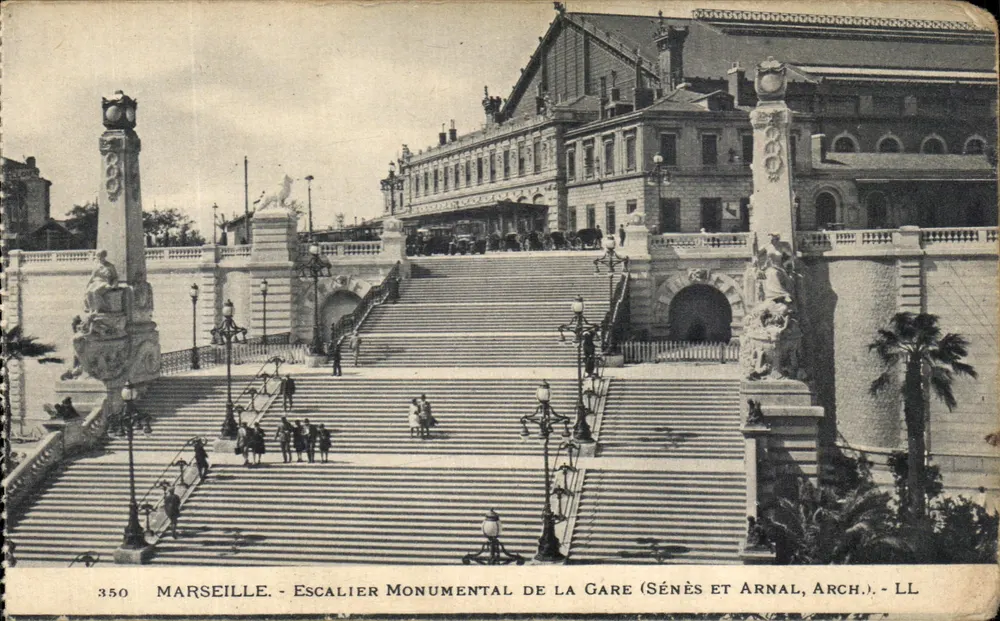 Marselha - Escada Monumental da Estação (Sénès e Arnal, Arq.) - Frente