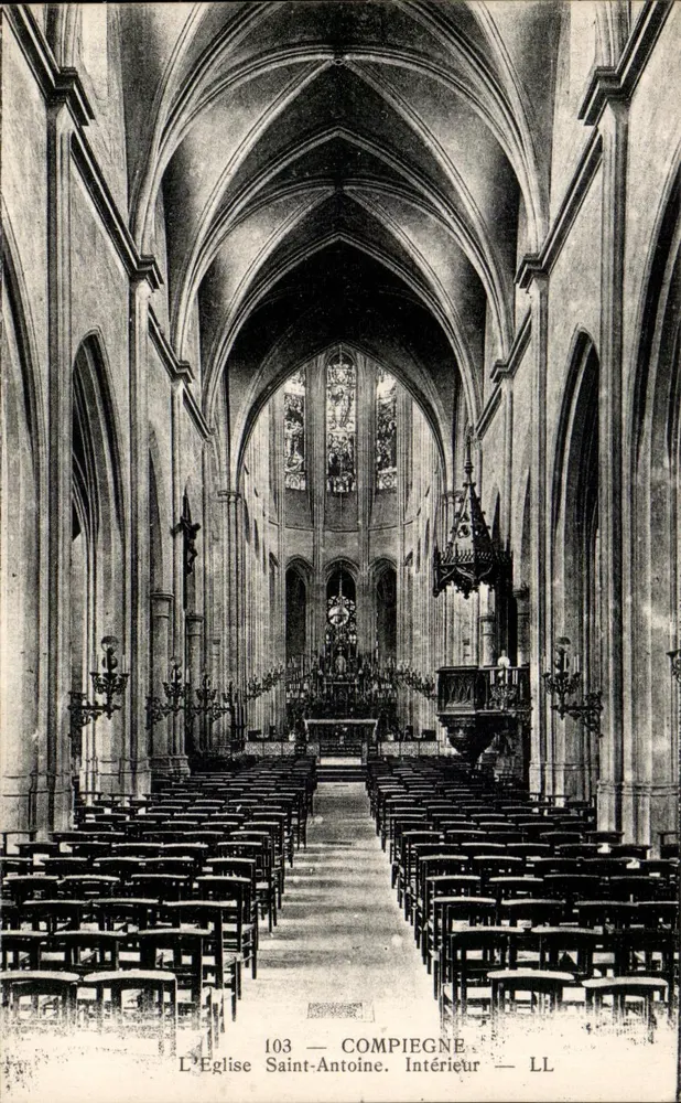 A Igreja de São Antônio — Interior — Compiegne — LL - Frente