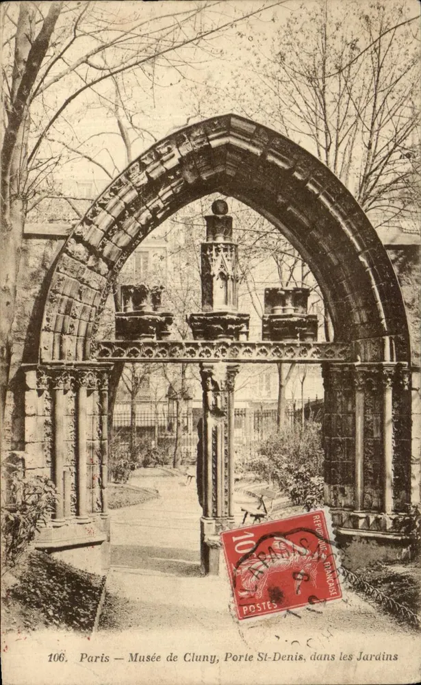 Paris — Musée de Cluny, Porte St-Denis, in den Gärten — Verlag: POSTES - Vorderseite