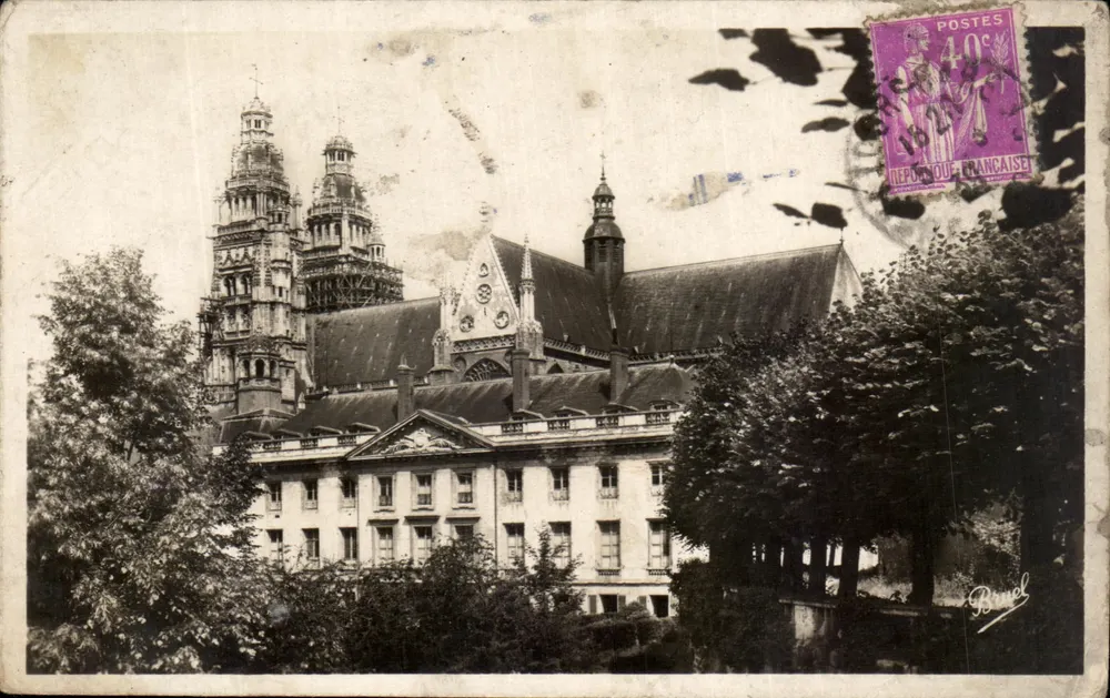 Tours - Das Neue Museum (ehemaliges Bischofsschloss) und die Kathedrale — Editions Photos BRUEL, Angers - Vorderseite