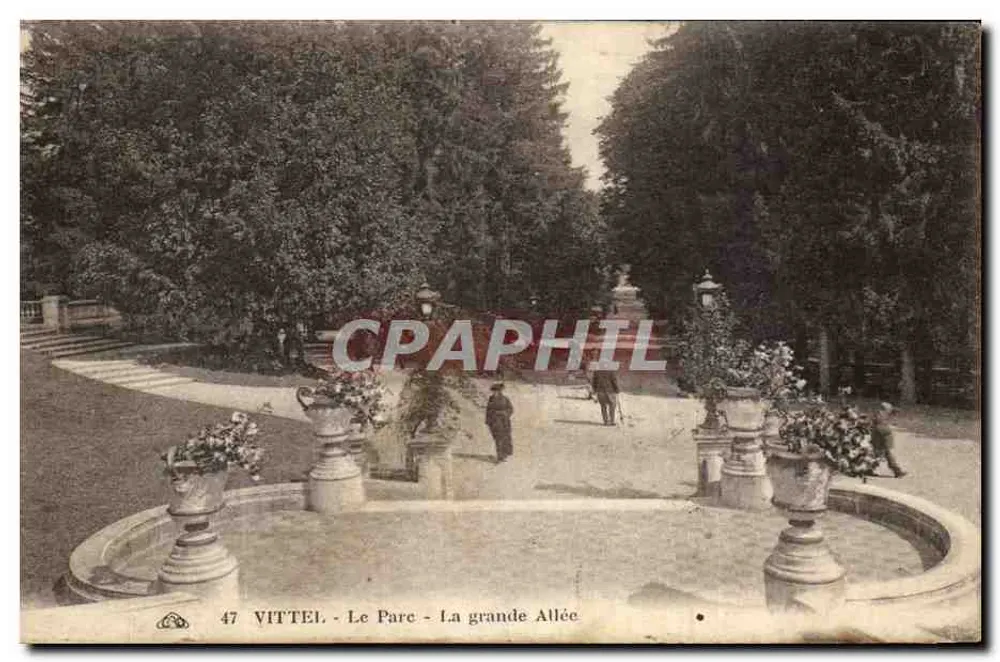VITTEL - Il Parco - La grande Allée — Cartolina d'epoca n°47, editore non identificato - Recto
