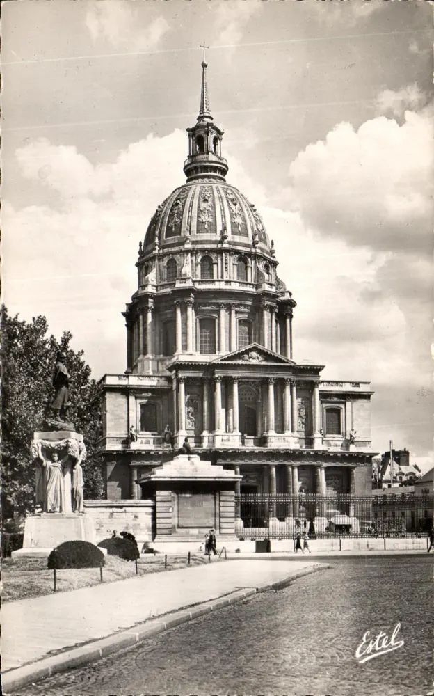 Paris / O Hotel dos Invalidos — o Dôme — Estel - Frente