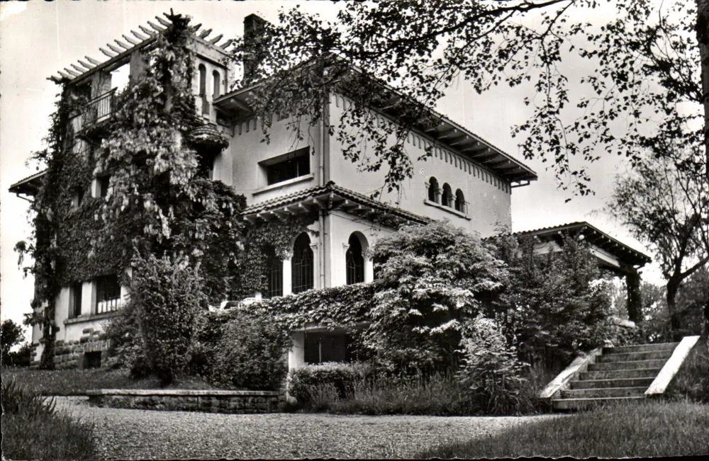 Hotel l'Ermitage, Berdorf — Zentrum der Luxemburgischen Kleinen Schweiz — Messapanes, Nr. 2163 - Vorderseite