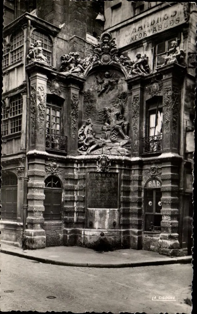 Fontaine du Gros-Horloge — Rouen — publ. La Cigogne - Vorderseite