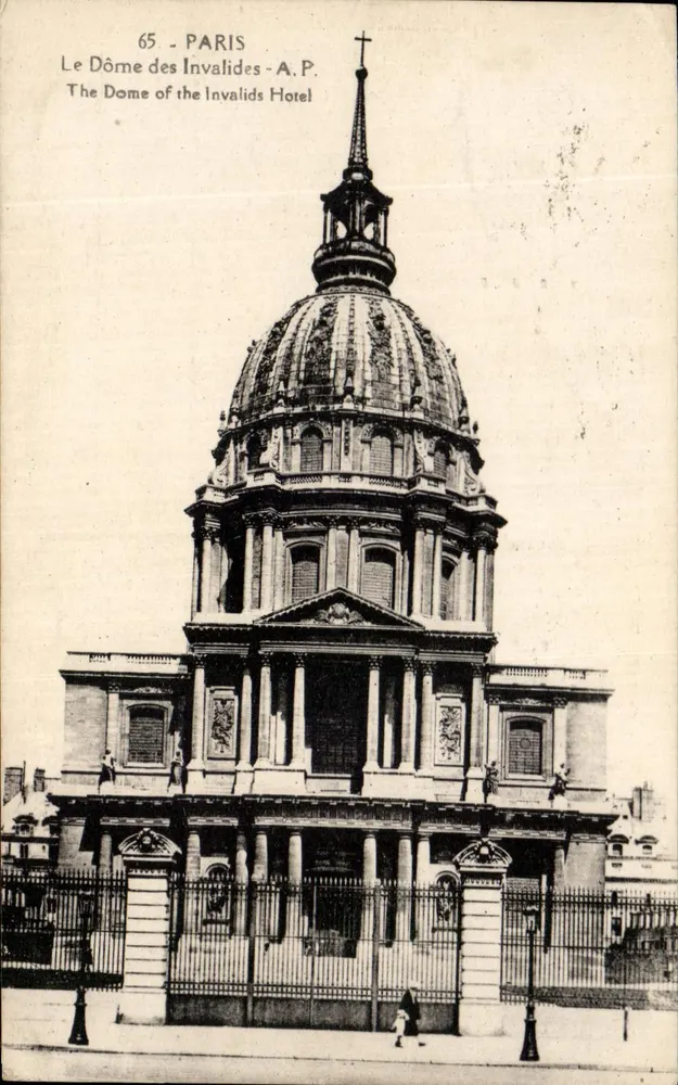 O Dômer dos Invalidos — Paris — A.P. - Frente