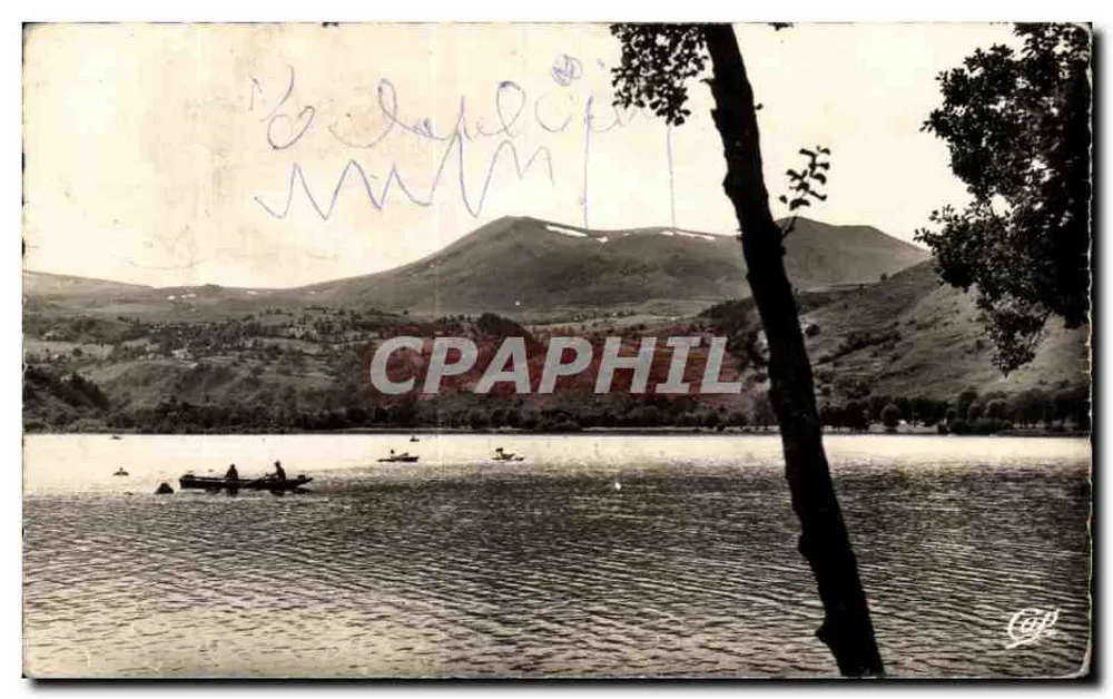 Lac Chambon — vue du lac avec des bateaux et des montagnes en arrière-plan — éditeur C.A.P. (imprimé en bas à droite) - Voorkant