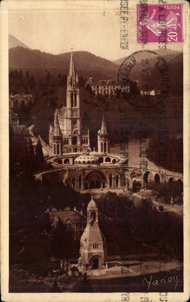 LOURDES - Die Basilika und das Kriegerdenkmal, gesehen vom Schloss-Fort — n°34 - Vorderseite
