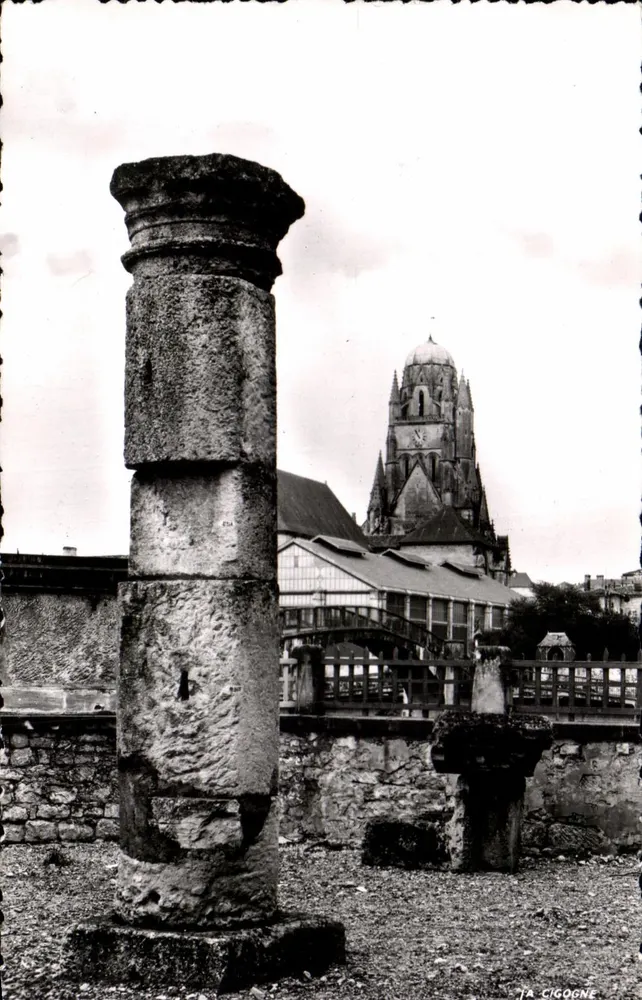 Saintes — Coluna Gallo-romana — Edição « La Cigogne » - Frente