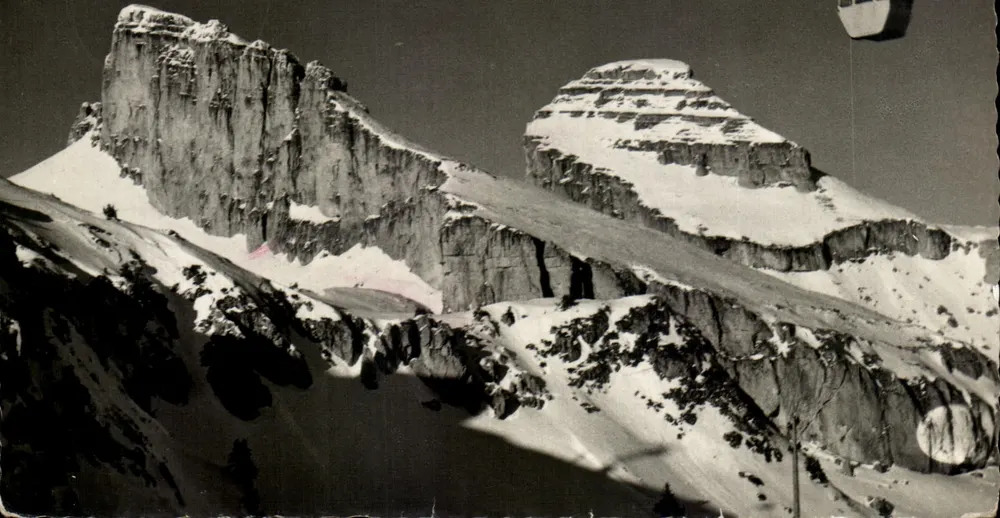 Leyssin. Seilbahn der Berneuse und die Türme von Al - Vorderseite