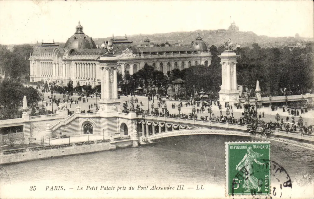 PARIS. — Le Petit Palais pris du Pont Alexandre III — LL. — Éditeur LL. — N° 35 - Vorderseite