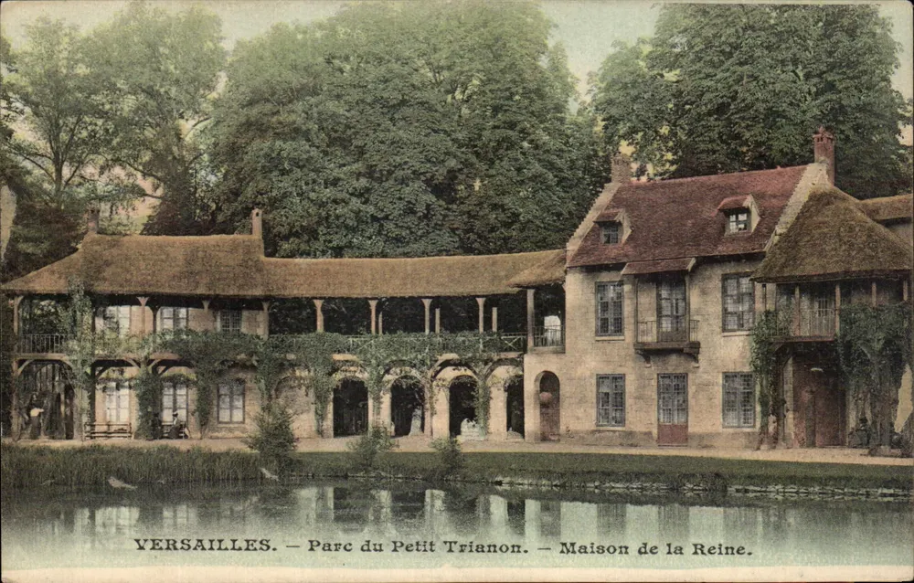 Versailles — Park des Petit Trianon — Königinnenhaus - Vorderseite