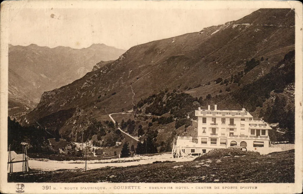 Gourette - Edelweiss Hotel - Winter-Sportzentrum — Aubisque Straße, n°391 - Vorderseite