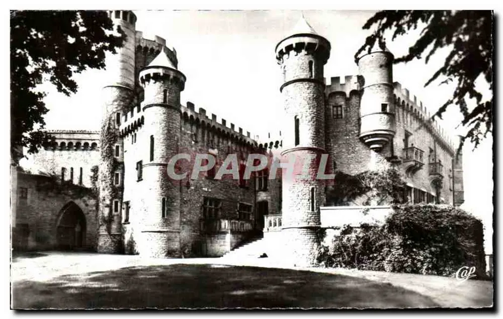 Schloss Montmelas — Umgebung von Villefranche-en-Beaujolais — C.A.P. Paris - Vorderseite