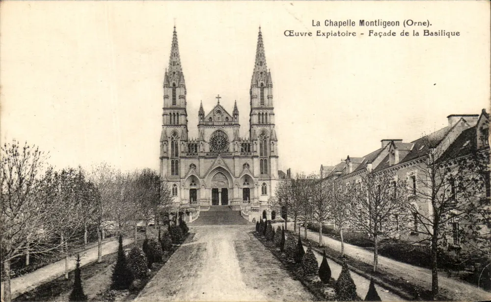 La Chapelle Montligeon (Orne) — Fassade der Basilika — Verlag: Photo Type Raton - Vorderseite