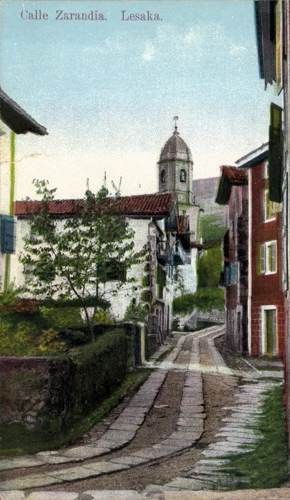 Calle Zarandia. Lesaka. — Visão de rua com igreja — Edição Antonio Echando, n°7 - Frente