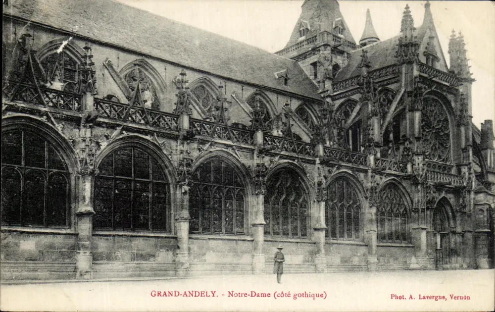 Grand-Andely - Igreja de Nossa Senhora (lado gótico) — Foto. A. Lavergne, Vernon - Frente